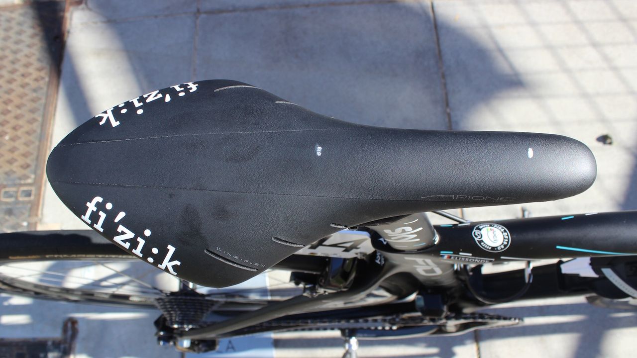 Ellisonde's saddle is marked for ease of setup