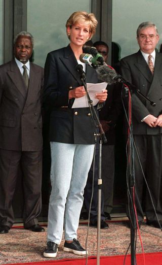 Diana, Princess Of Wales, Making A Speech On Her Arrival At Luanda Airport, Angola, On The Start Of Her Four Day Visit To Red Cross Projects In Angola (Photo by Tim Graham Picture Library/Getty Images)