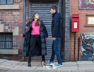 Daisy Midgeley attacks Justin in the street.