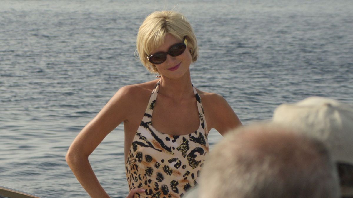 We can't be the only people obsessed with Princess Diana's Versace sunglasses from The Crown