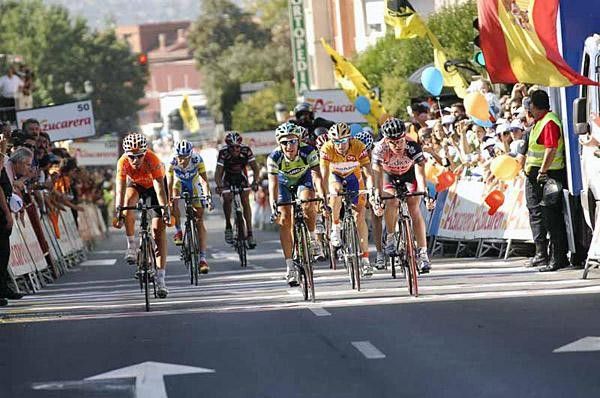 The maillot oro group comes in 41 seconds behind Perez