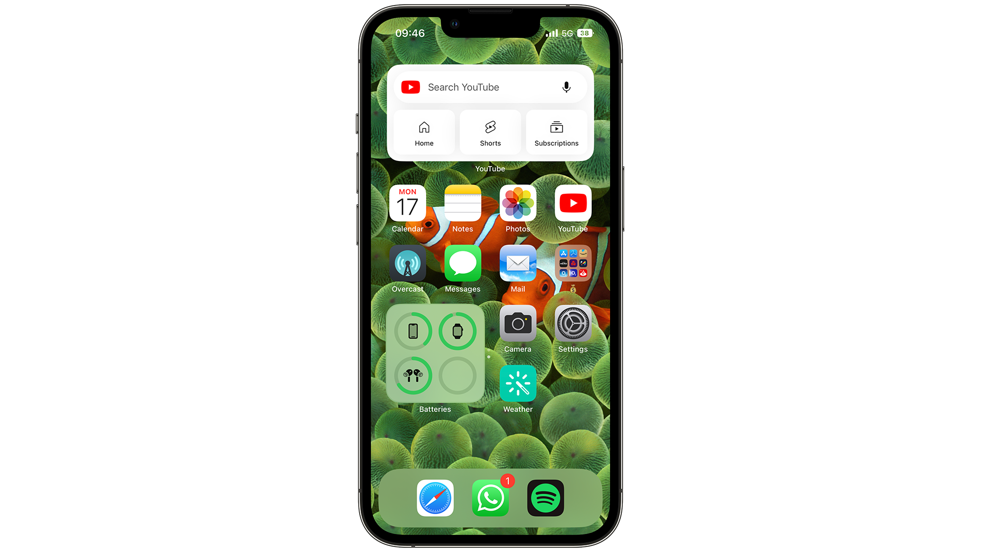 iOS 16 home screen