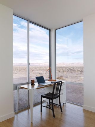 A study with a view at the Rondolino Residence in Nevada