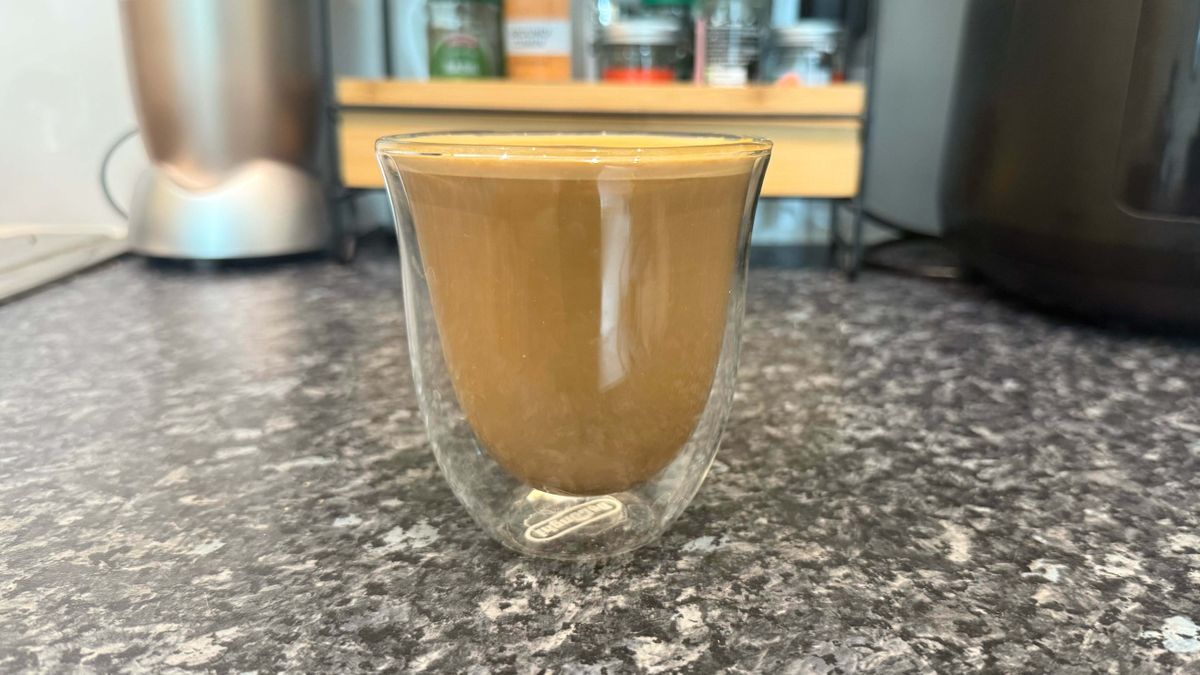 a picture of a latte made on the de'longhi la specialista opera following chatgpt's instructions