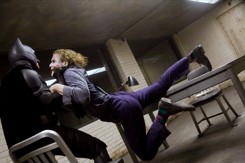 15-things-you-probably-didnt-know-about-the-dark-knight-12-1556675039-x2xM.jpg