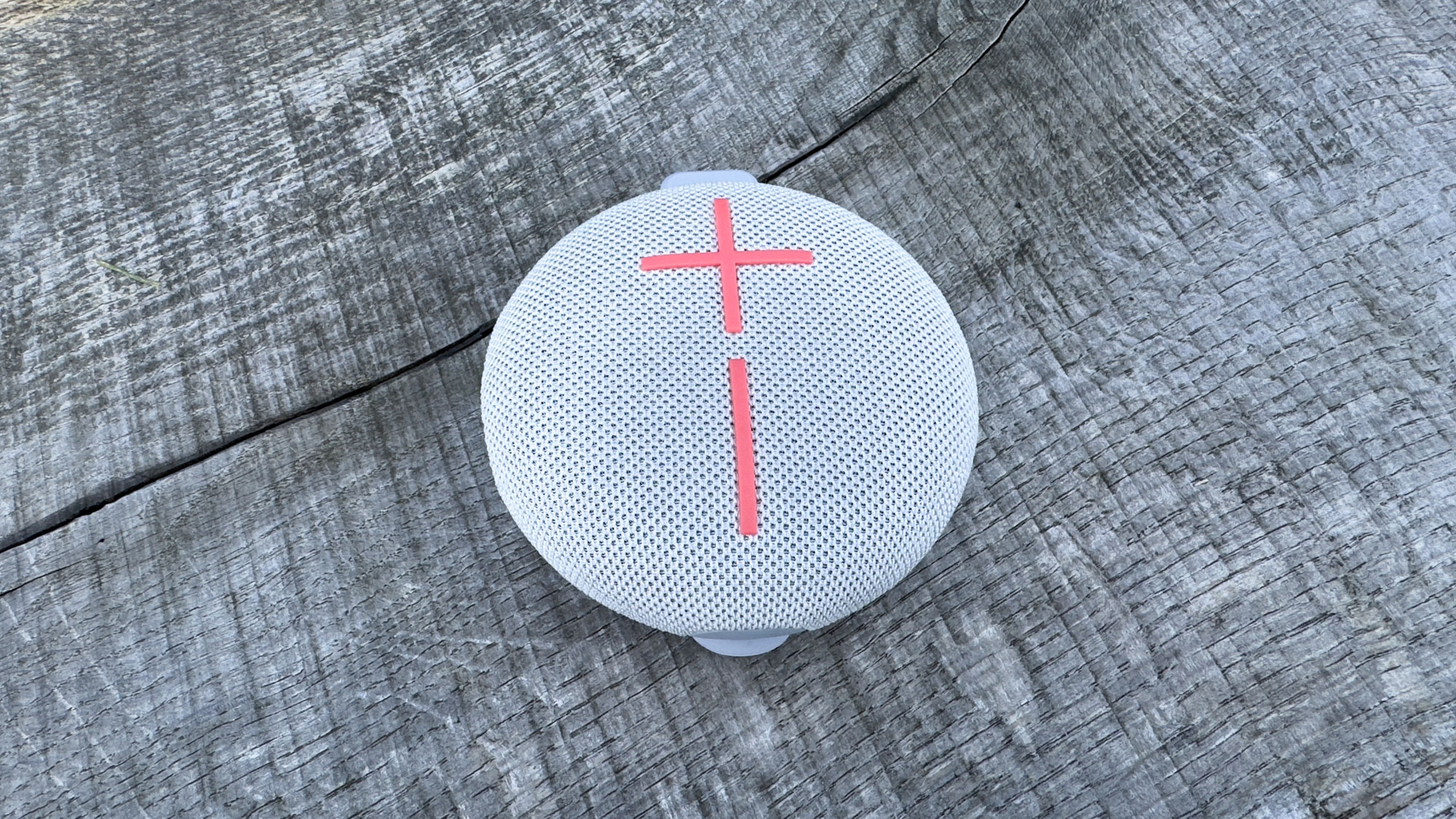 Miniroll speaker product shot