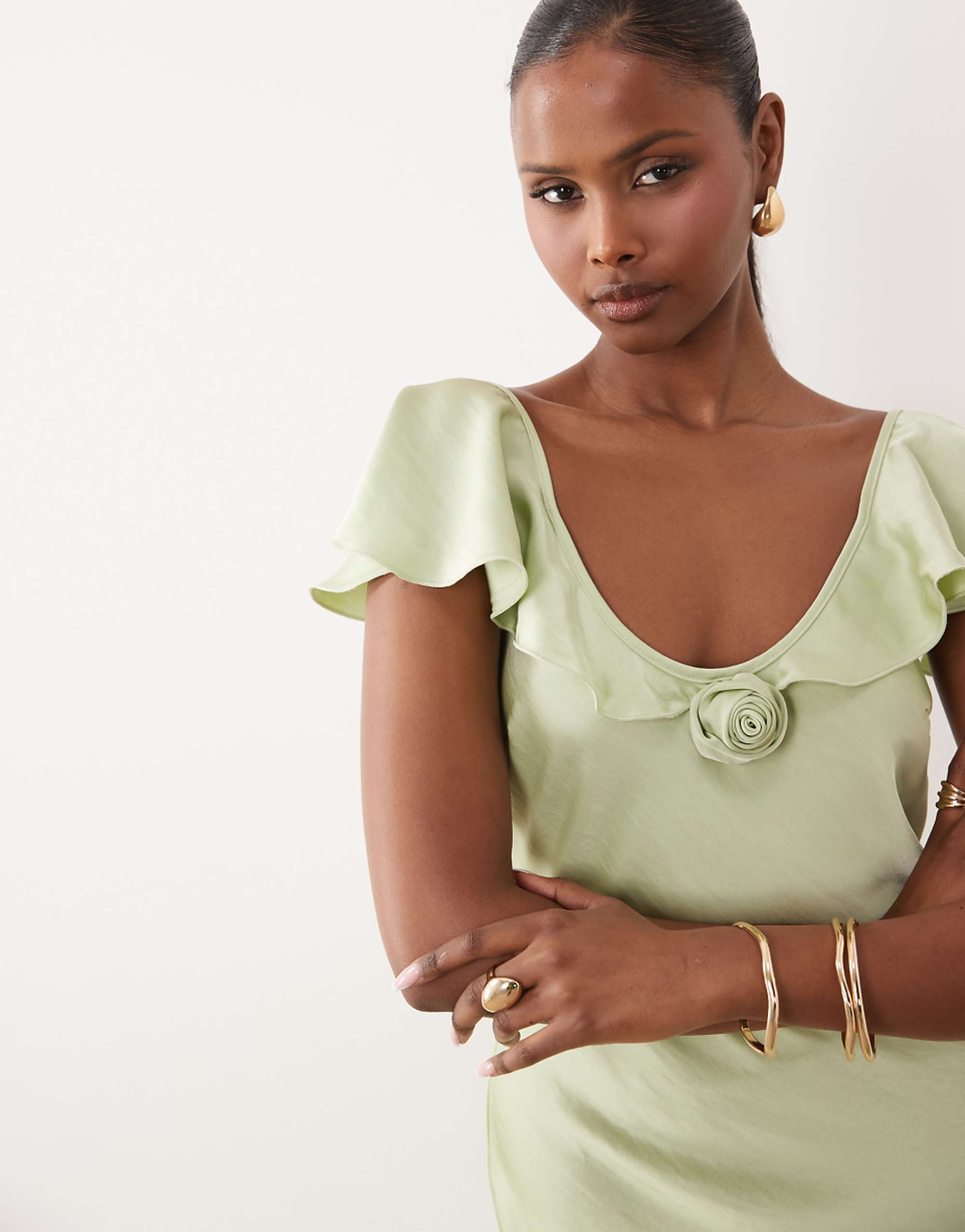 Vero Moda Cap Sleeve Rose Detail Maxi Dress in Sage Green