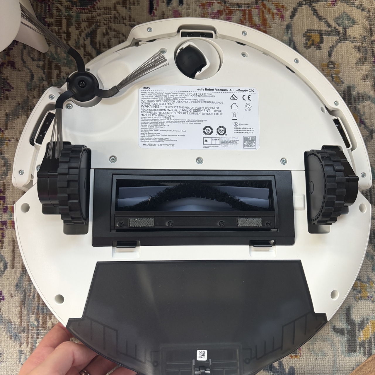 eufy Robot Vacuum C10 White with Self Empty Station unboxing
