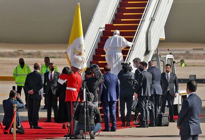 Pope Francis leaves Iraq