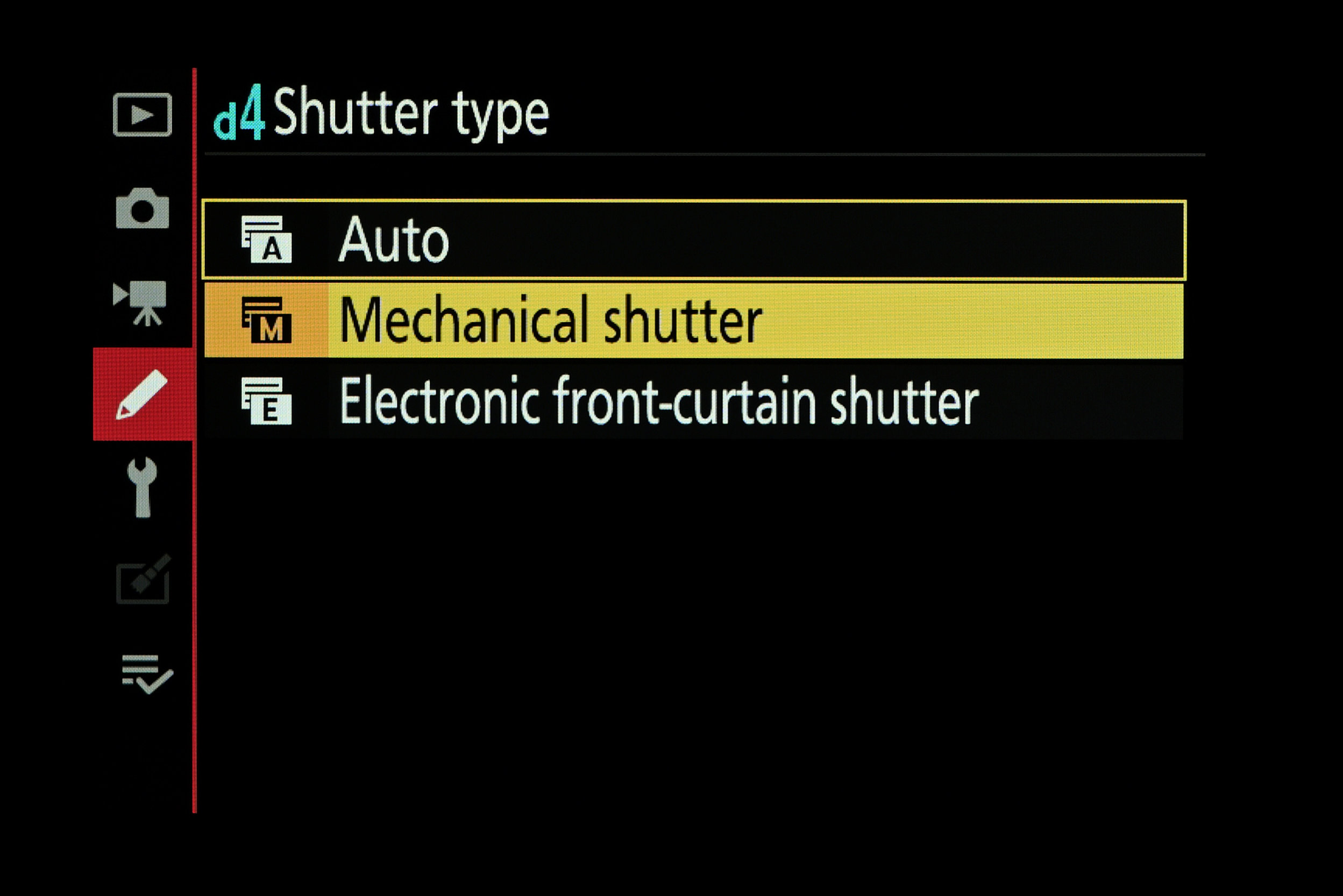 Nikon menu screens for shutter options