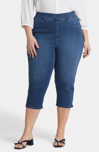 Dakota Side Slit Pull-On Capri Jeans