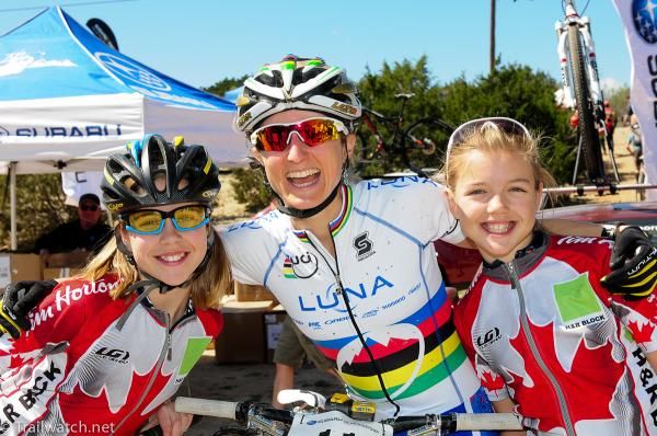 World Champion Catharine Pendrel (Luna Pro Team) posing with some fellow Canadians