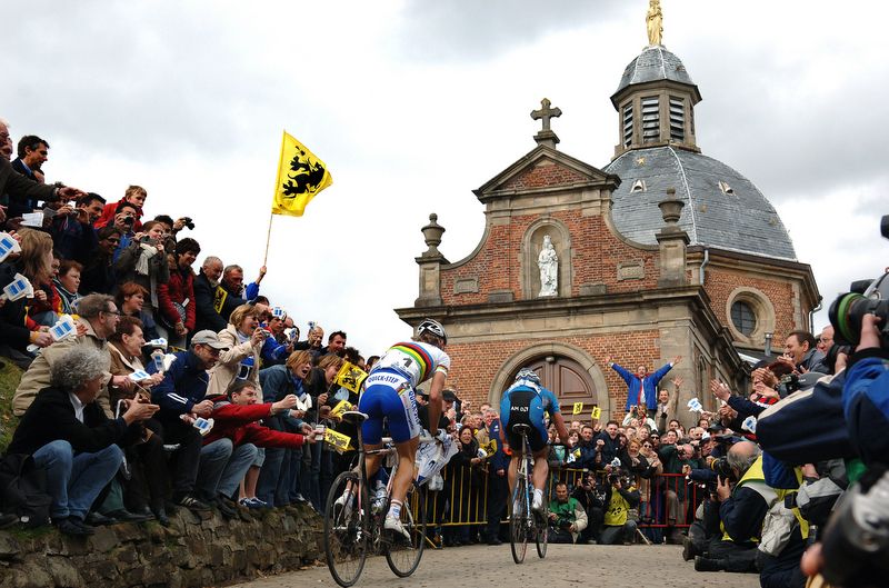 Tom Boonen rides up the Muur van Geraardsbergen in 2006