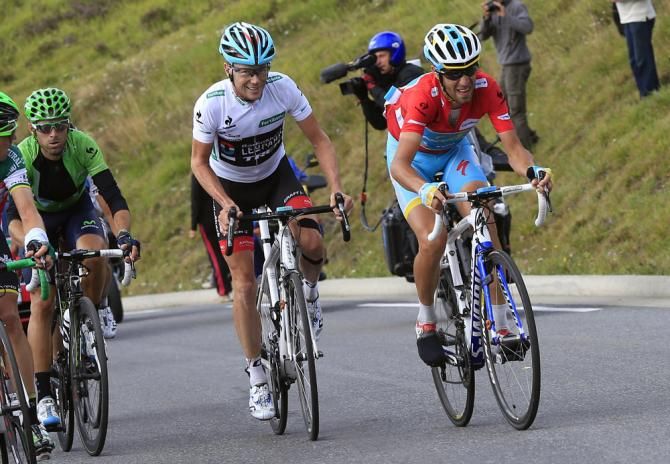 Chris Horner (RadioShack Leopard) and Vincenzo Nibali (Astana) climb to the finish