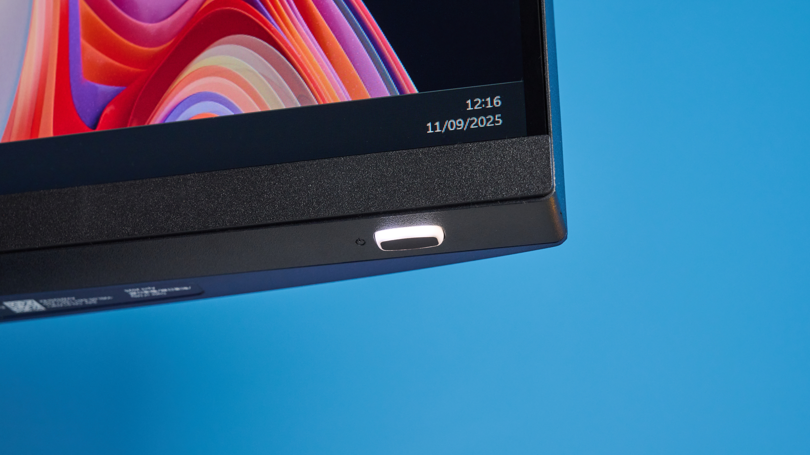 An Alienware AW2525HM monitor