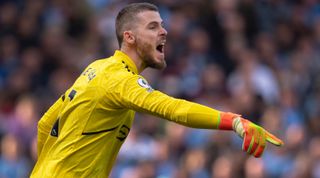 Manchester United goalkeeper David de Gea shouts orders to and gestures at his teammates during Manchester City 6-3 Manchester United in the Premier League on 2 October, 2022 at the Etihad Stadium in Manchester, United Kingdom
