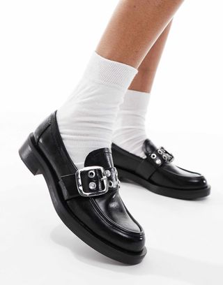 Stradivarius Buckle Detail Loafer in Black