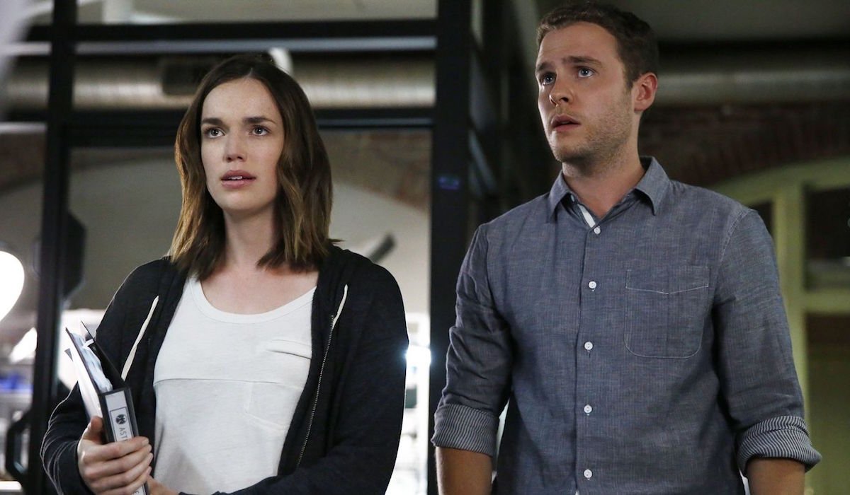 Iain De Caestecker and Elizabeth Henstridge as FitzSimmons in Agents of S.H.I.E.L.D