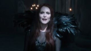 julianne moore in seventh son