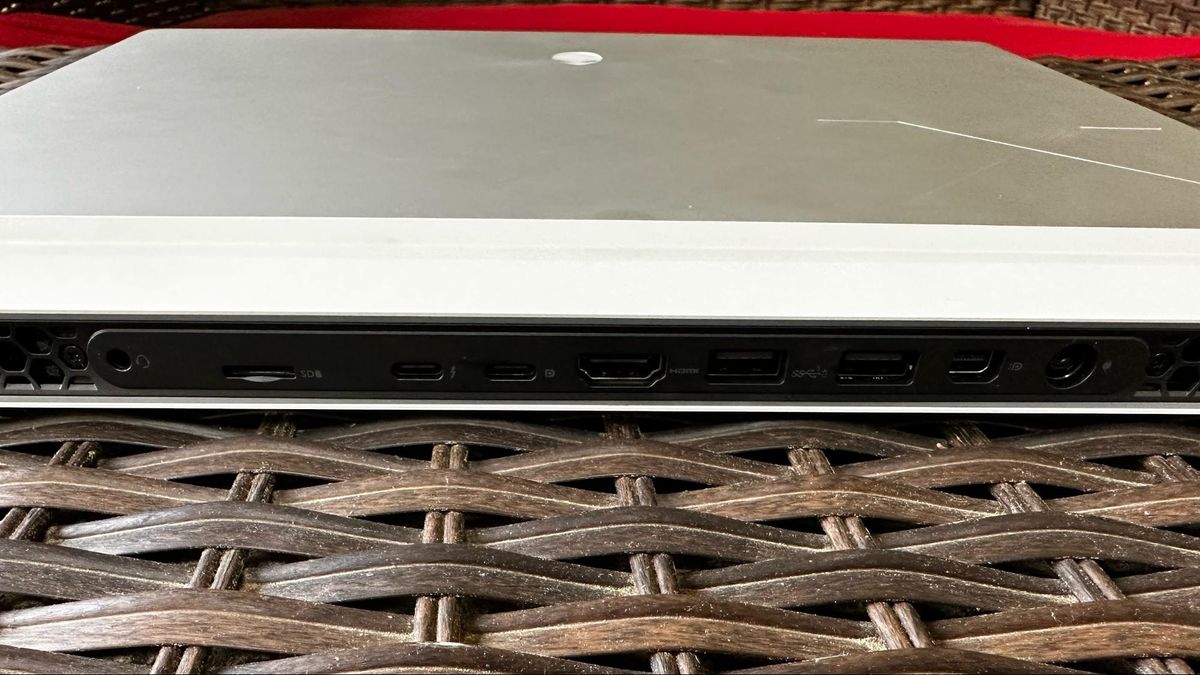 Alienware x16 (2023)