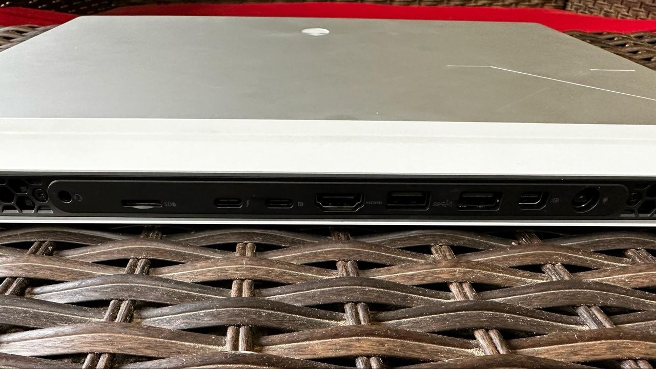 Alienware x16 (2023)