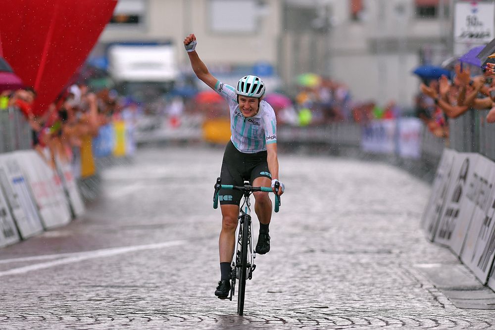 Elizabeth Banks (Bigla) wins stage 8 at the Giro Rosa