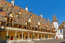 beaune-hospices-alamy-min.jpg