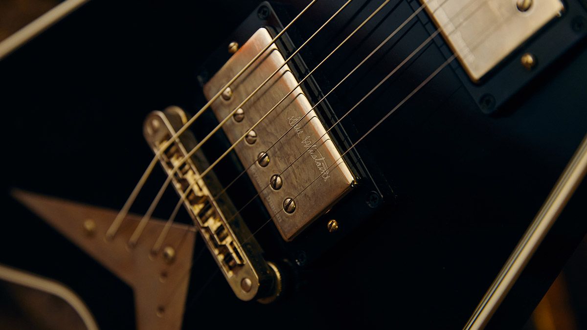 Gibson Custom Shop Dave Mustaine Flying V EXP