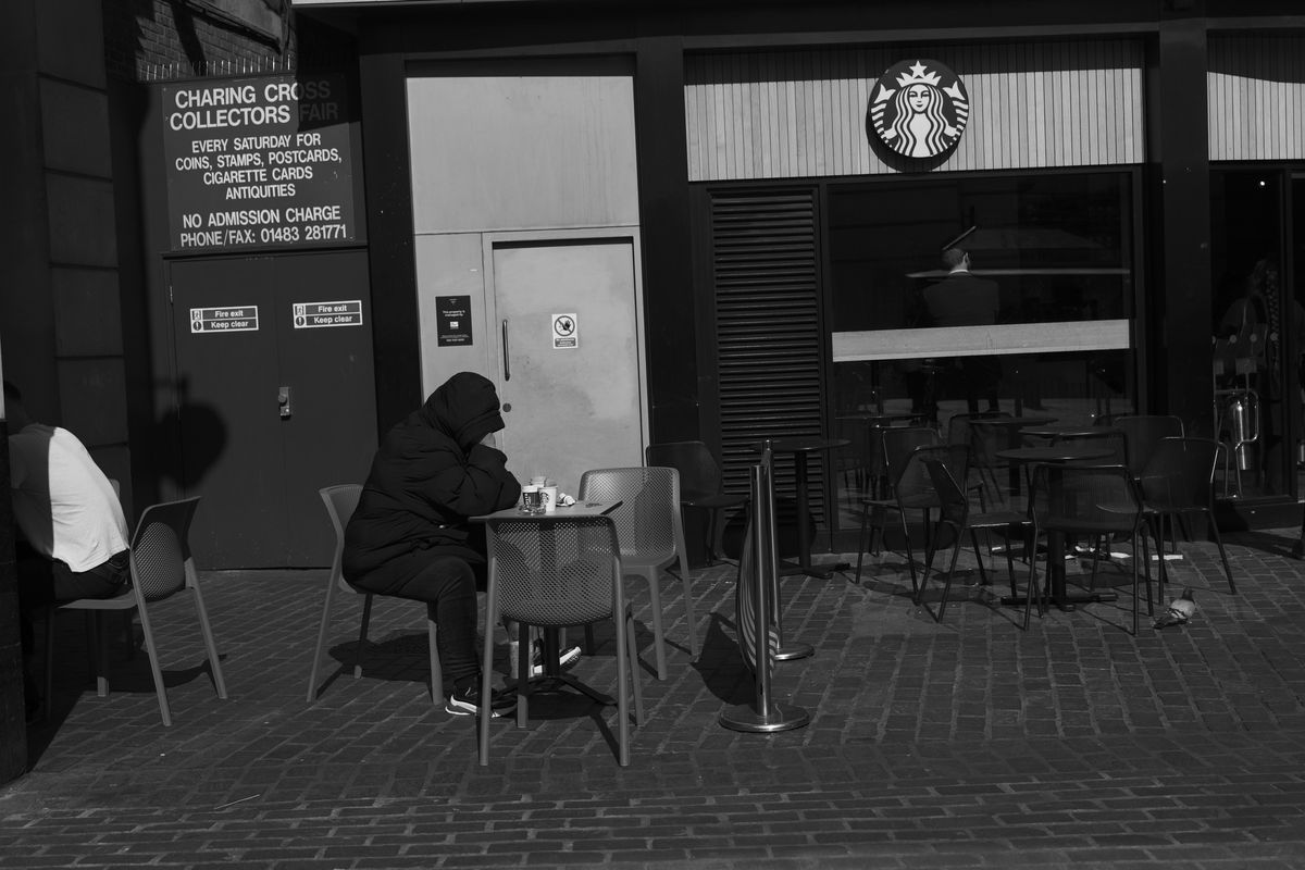 Panasonic Lumix S1 II image gallery: monochrome street scene in London