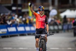 Tom Pidcock (Ineos Grenadiers) celebrates XCC victory at Crans Montana