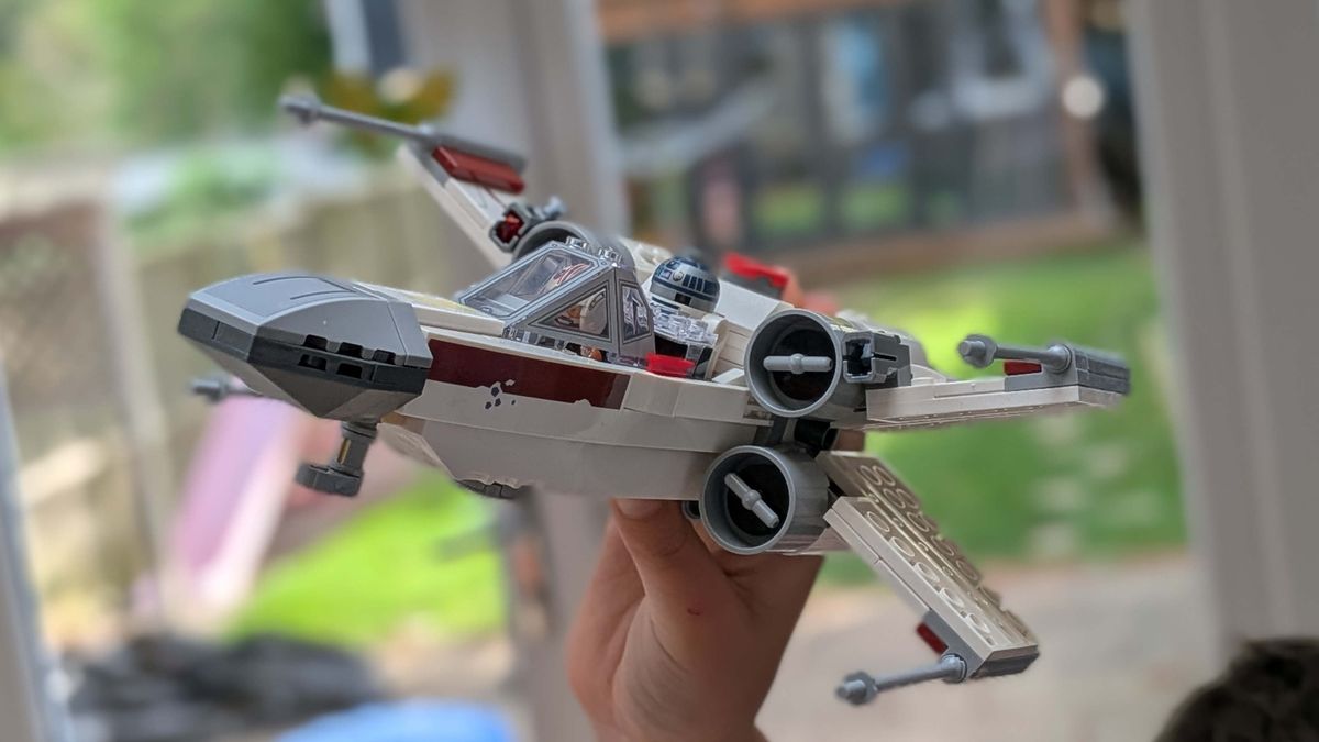 Lego Smart Brick X-Wing