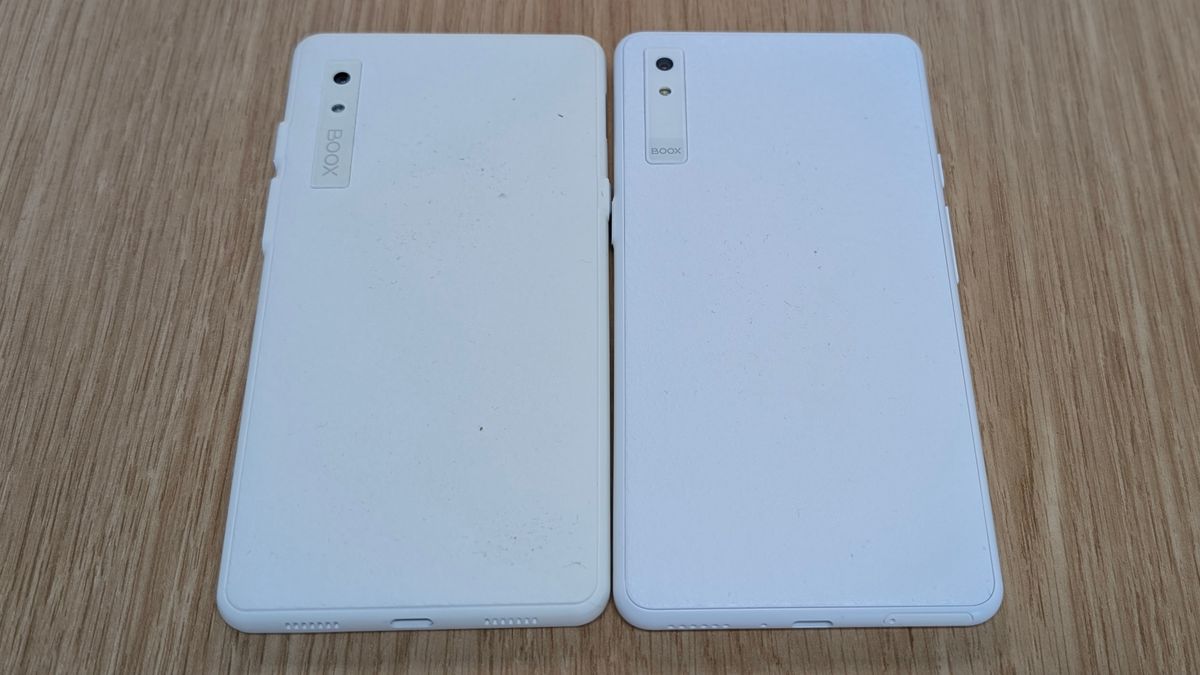 Boox Palma 2 vs Palma 2 Pro side by side from rear