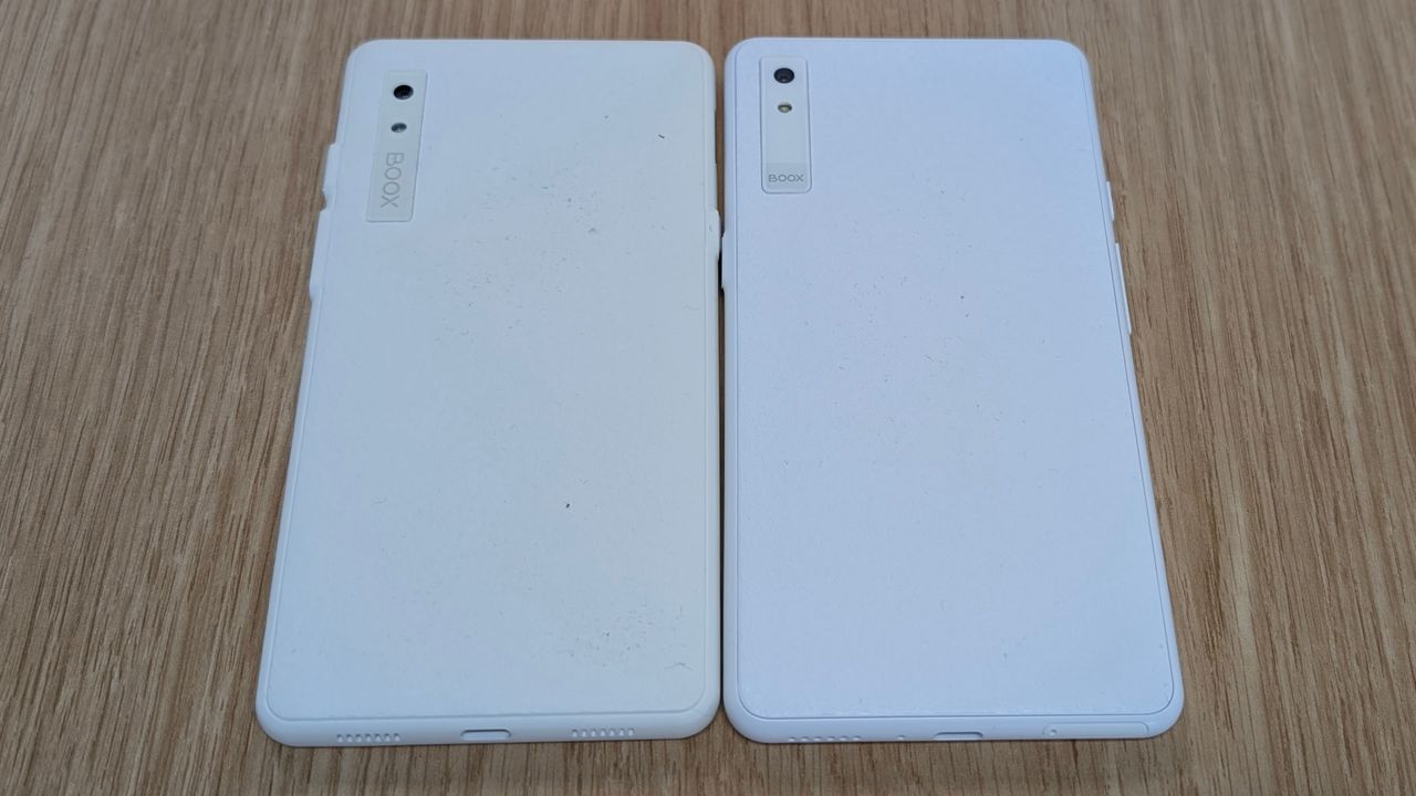 Boox Palma 2 vs Palma 2 Pro side by side from rear