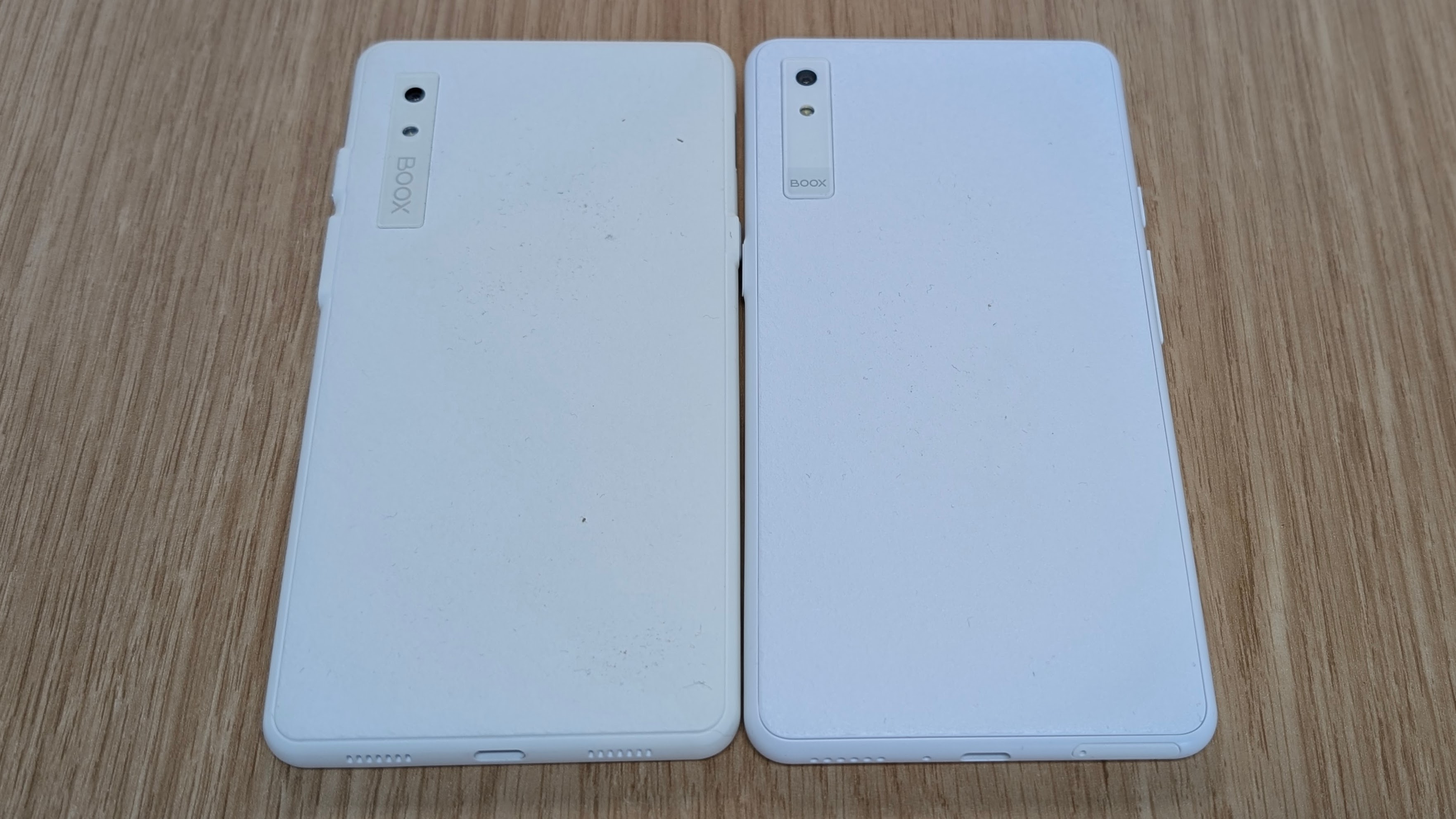 Boox Palma 2 vs Palma 2 Pro side by side from rear