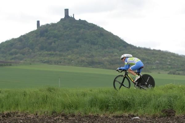 Jan Kresnik passes the Hazmburk castle.