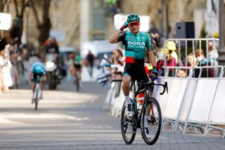 CHICLANA DE SEGURA SPAIN FEBRUARY 20 Lennard Kmna of Germany and Team Bora Hansgrohe celebrates winning during the 68th Vuelta A Andalucia Ruta Del Sol 2022 Stage 5 a 1644km stage from Huesa to Chiclana De Segura 870m 68RdS on February 20 2022 in Chiclana De Segura Spain Photo by Bas CzerwinskiGetty Images