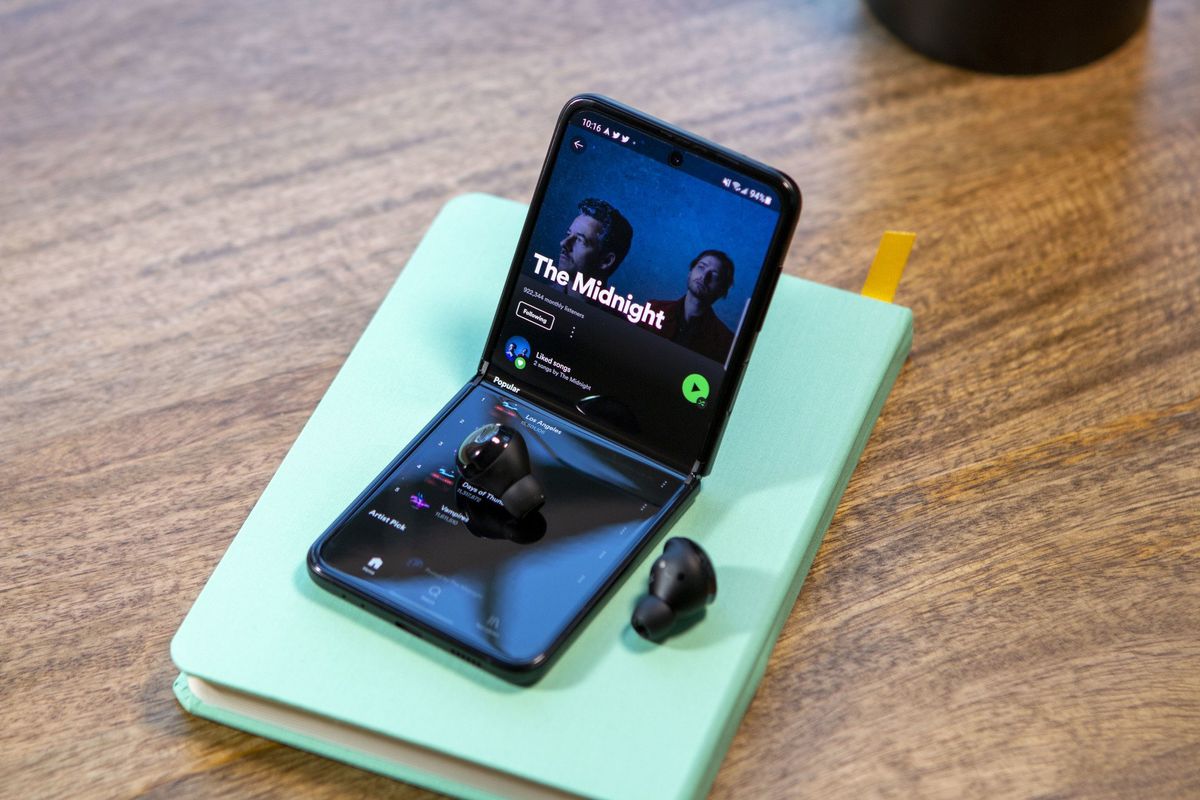 Image for article Spotify should stop worrying about Apple and just make a better streaming service