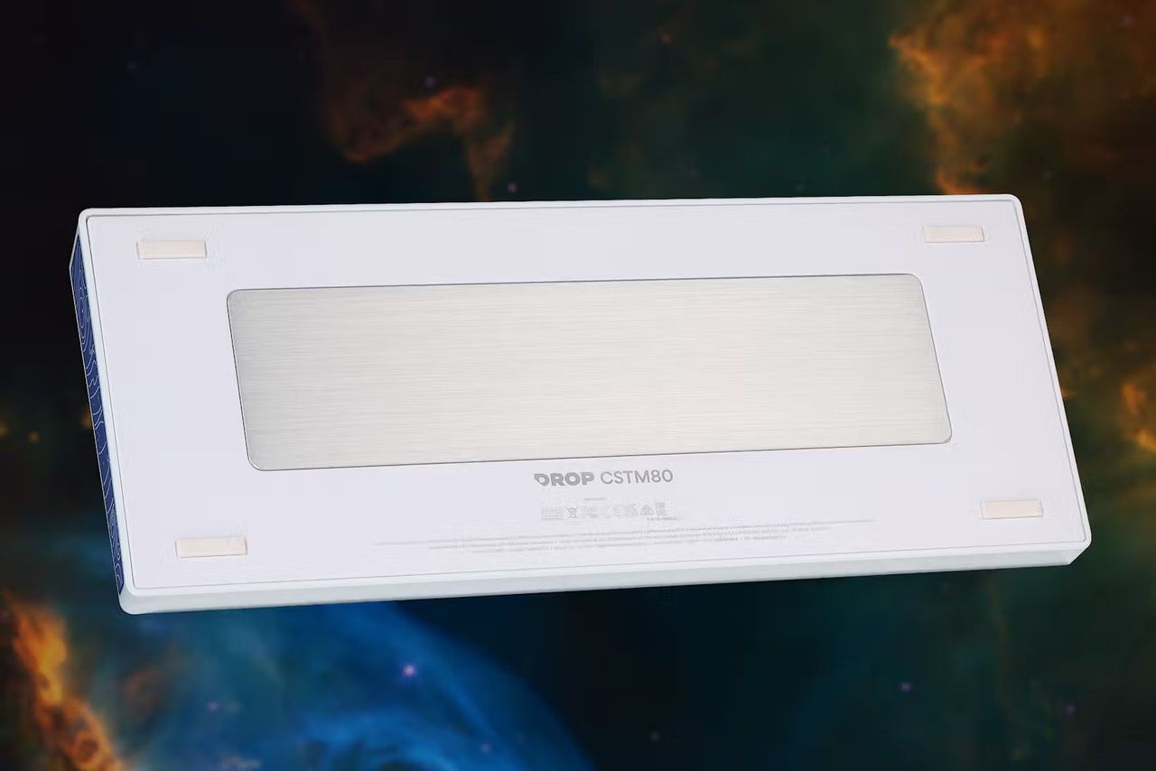 Shots of the keyboard, keys, cable, and deskmat included in the Drop x Starfield collab
