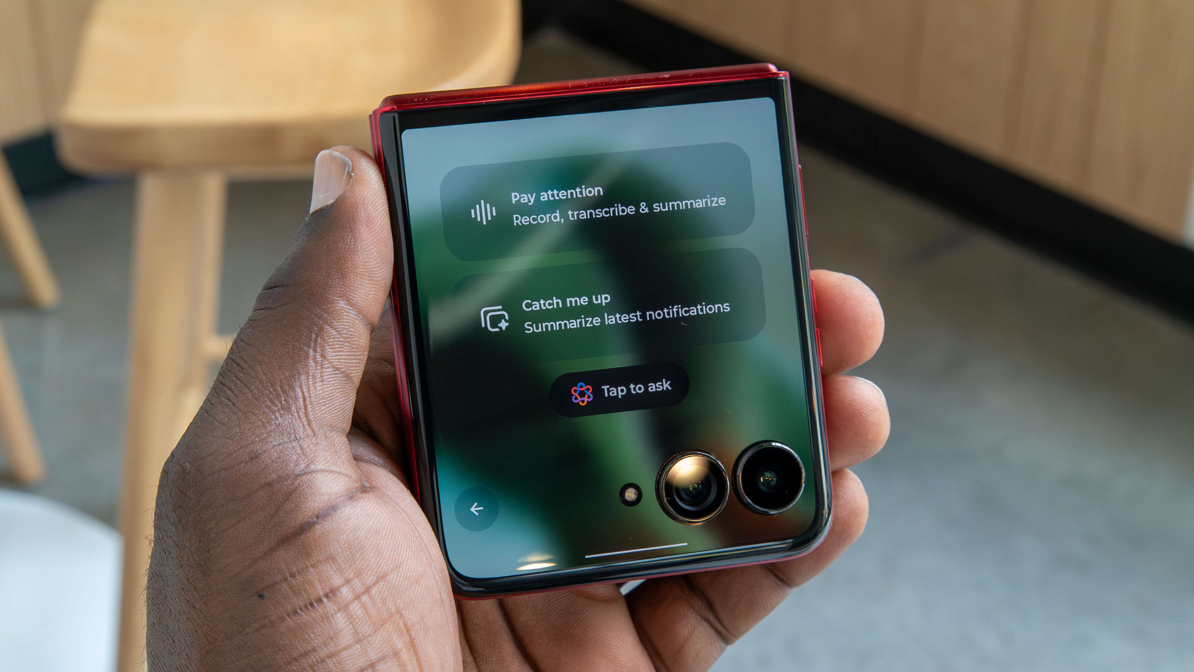 Moto AI options on the Razr Ultra 2025 cover screen