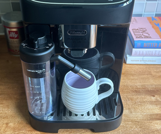 Delonghi Magnifica Plus at home