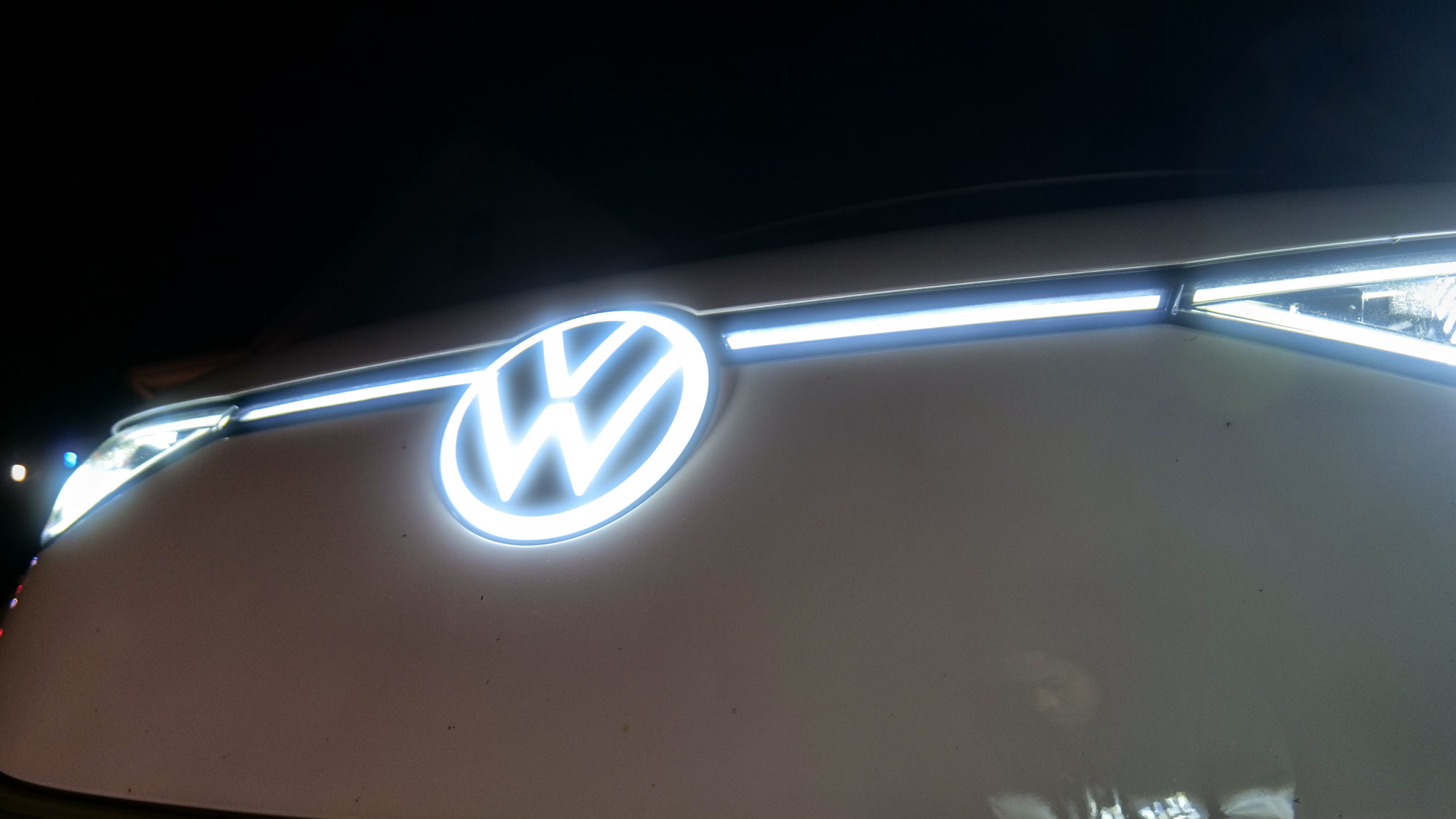 2025 Volkswagen ID. Buzz Pro S Plus 4MOTION test drive.
