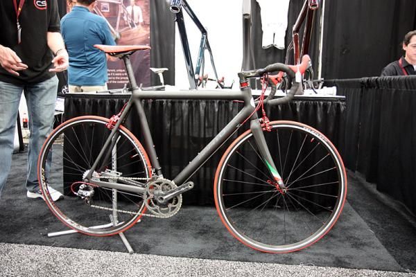 Sarto says that some of its carbon frames can also be built with custom geometry.