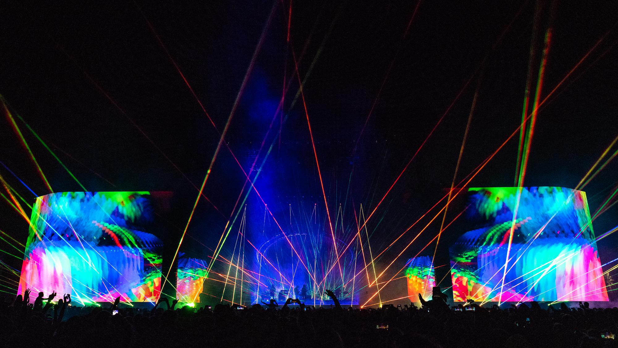 Live immersive digital art at a Tame Impala concert