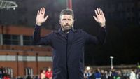 Michael Carrick apologises to Manchester United fans after Champions League defeat
