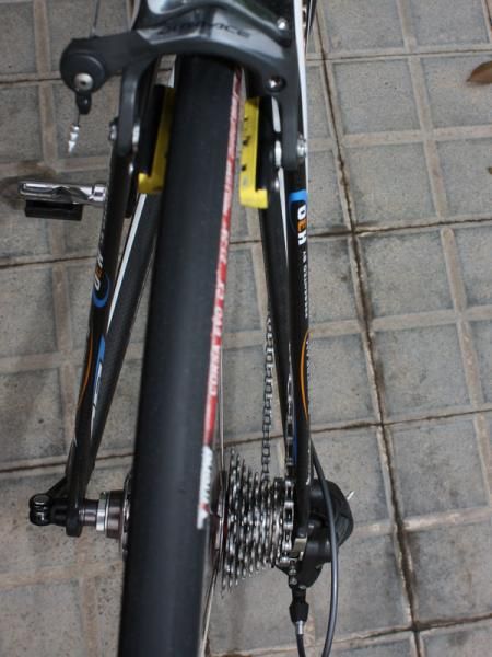 The seat stays are extra-narrow to minimize frontal area.