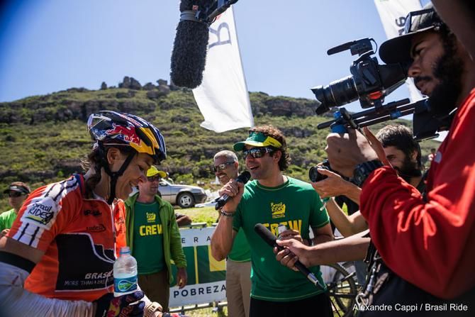 Rebecca Rusch always smiling for Brazilian fans