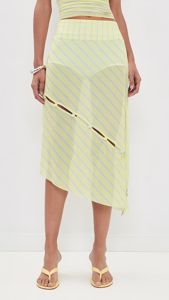 Everyone In NYC Is Wearing This Once-Dated Skirt Trend With Simple Summer Outfits Right Now