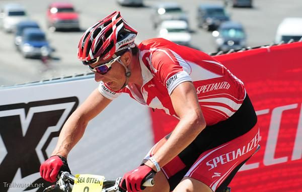 Todd Wells (Specialized) leads the race