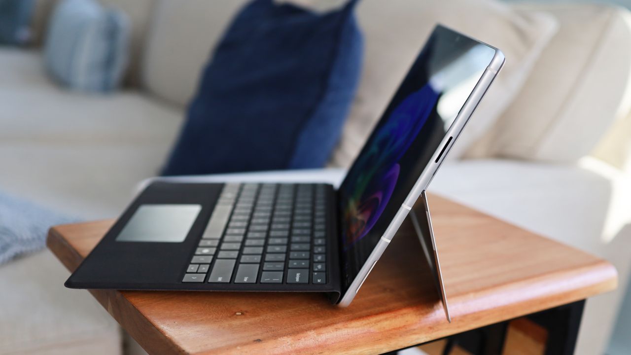 Microsoft Surface Pro Gen 12 13-inch Intel Core Ultra 5 Series 3