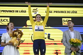 Demi Vollering keeps yellow after stage four of the Tour de France Femmes 2024